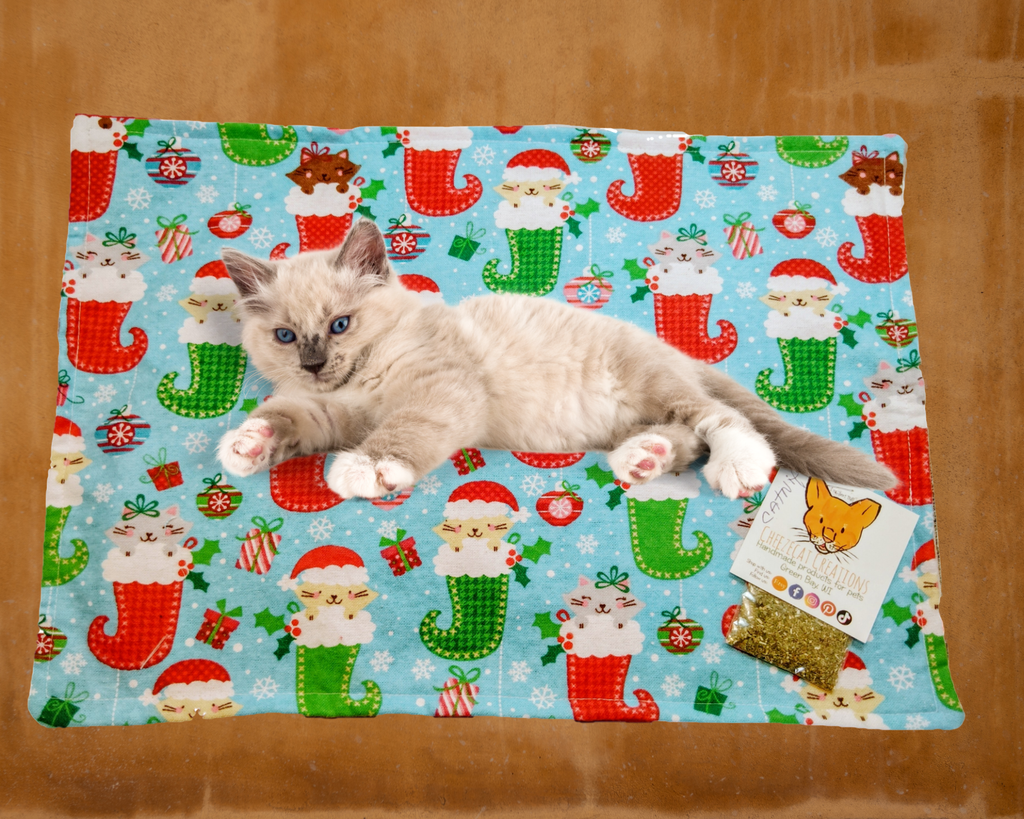 Cheezecat Holiday Cats Refillable Catnip Playmat